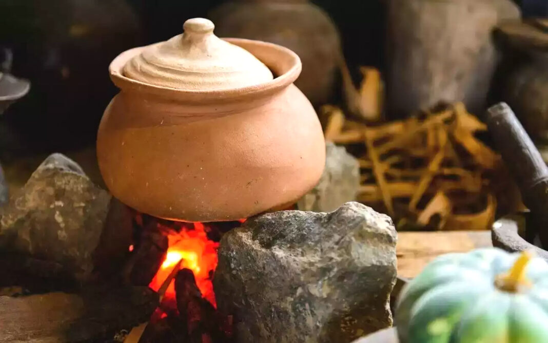 प्राकृतिक तत्वों से युक्त मिट्टी के बर्तन के खास लाभ।