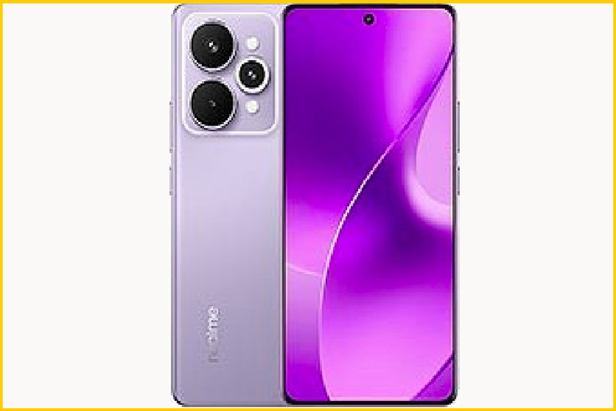 Realme 15 Pro 5G is powered by the Snapdragon 7 Gen 4 chipset, offering 120fps gaming support